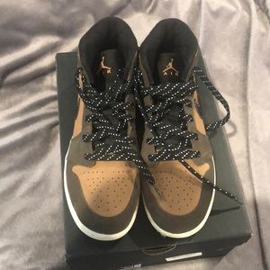 Air Jordan1 Mid SE Dark Chocolate 7Y